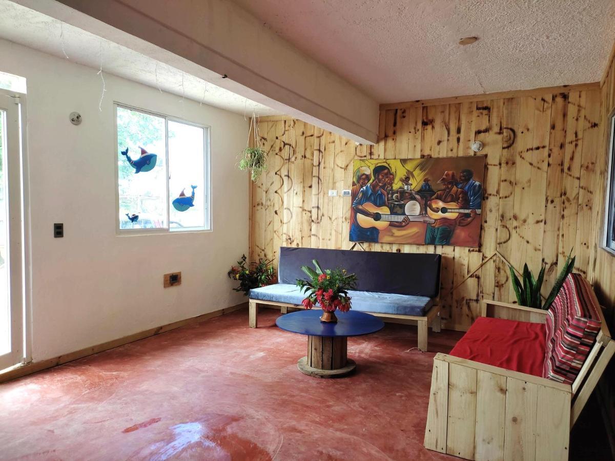 Hostel La Ballena Backpacker 라스갈레라스 외부 사진